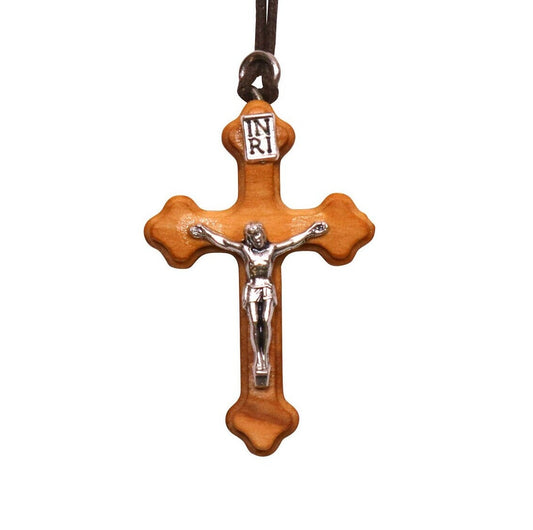 Collection Nazareth Fair Trade – Collier avec pendentif crucifix orthodoxe en bois d'olivier et crucifix argenté avec boîte cadeau de luxe