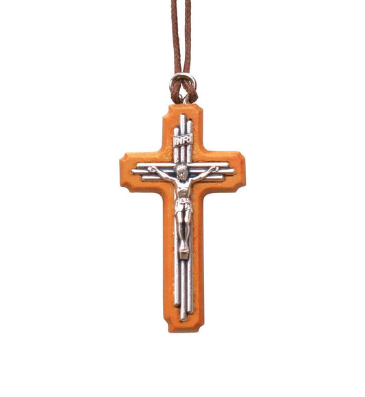 Collier crucifix en bois d'olivier et métal tri-ligne de commerce équitable de Nazareth - Un emblème de la foi - Bijoux religieux fabriqués à la main à Nazareth